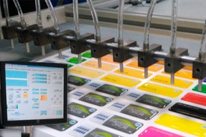 производство доминг стикери